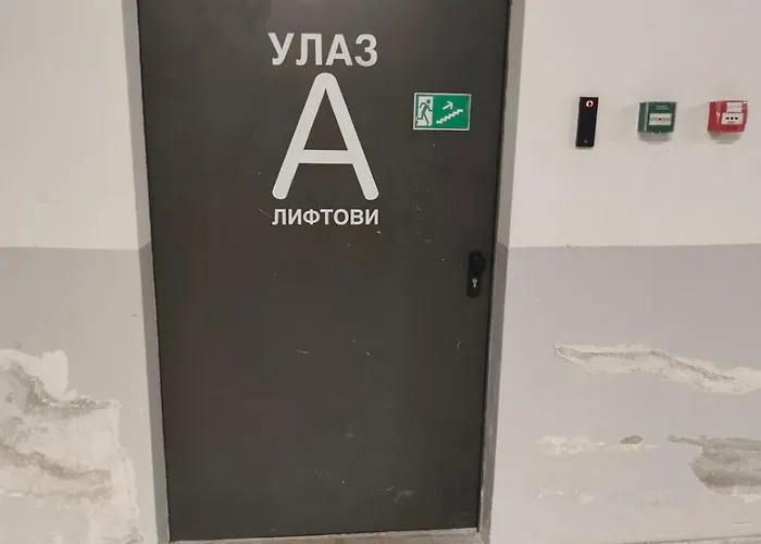 Komitet Planet Apartments, Parking Free Ni